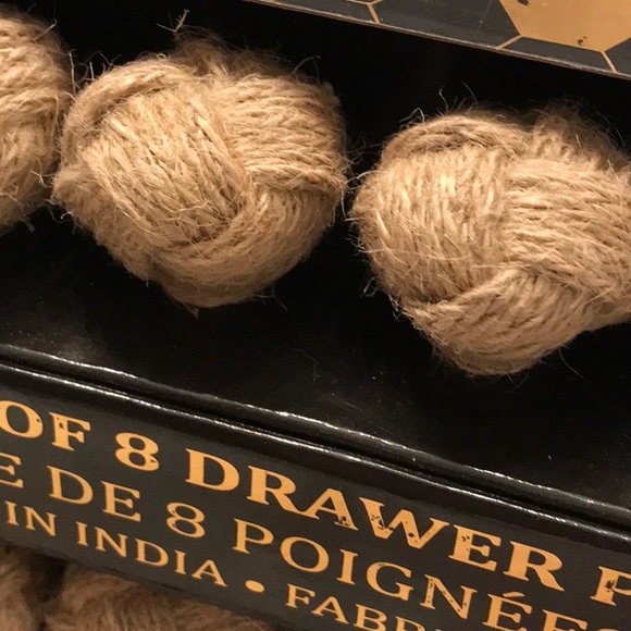 16 drawer pulls - Picture 2 of 2